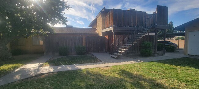 Building Photo - N. Halfmoon Dr. 2