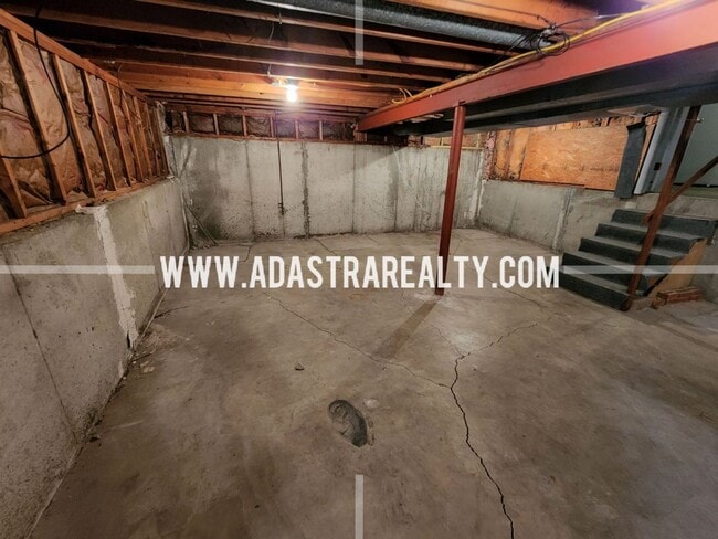 Building Photo - 212 Brookside Dr