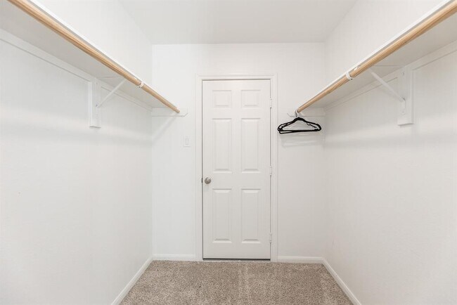 Building Photo - 17923 Alora Springs Trace