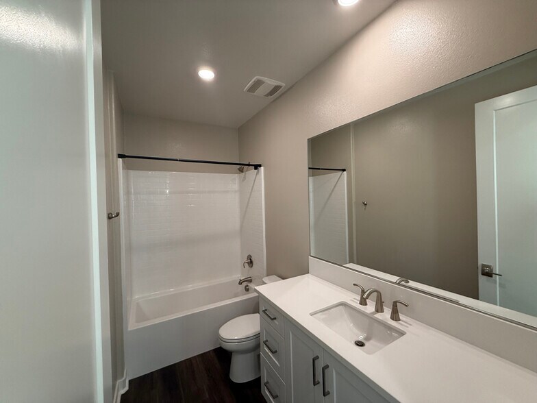 Building Photo - 6659 Encelia Pl