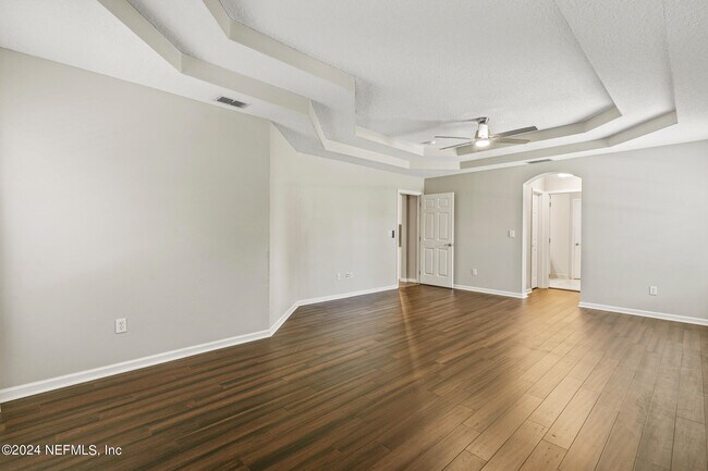 Building Photo - 1892 Vista Lakes Dr