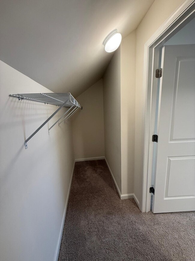 Building Photo - 23910 Catawba Hill Dr