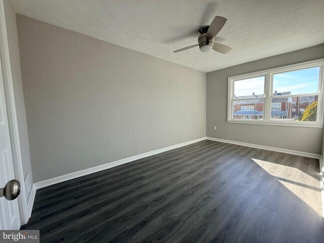 Building Photo - 2021 Kelmore Rd