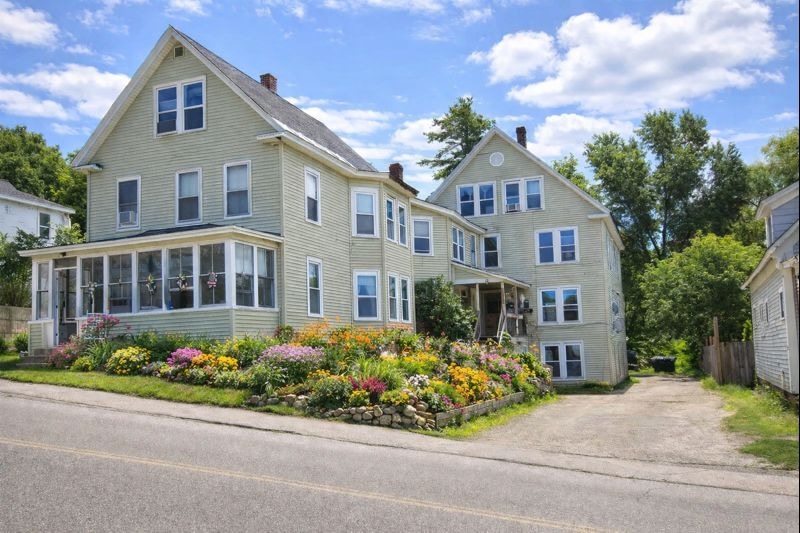 Building Photo - 37 Maple St