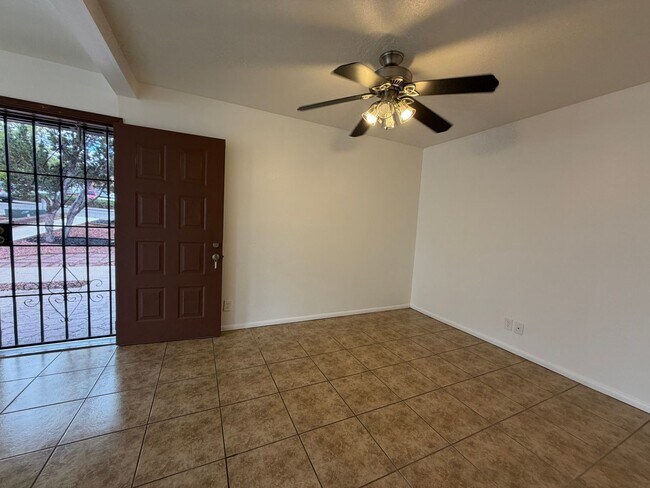 Building Photo - 1307 Rufina Ln