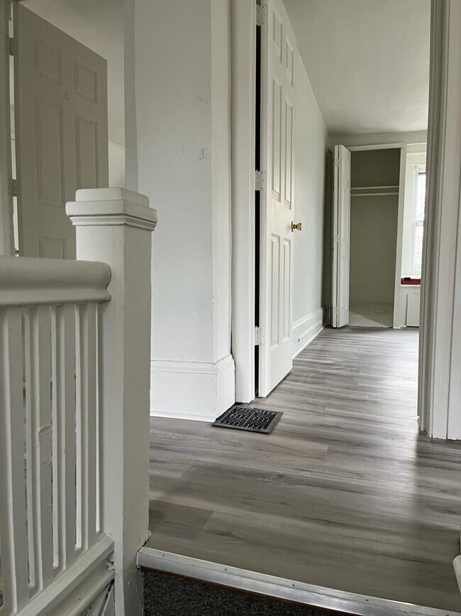 Building Photo - 1000 Walnut St