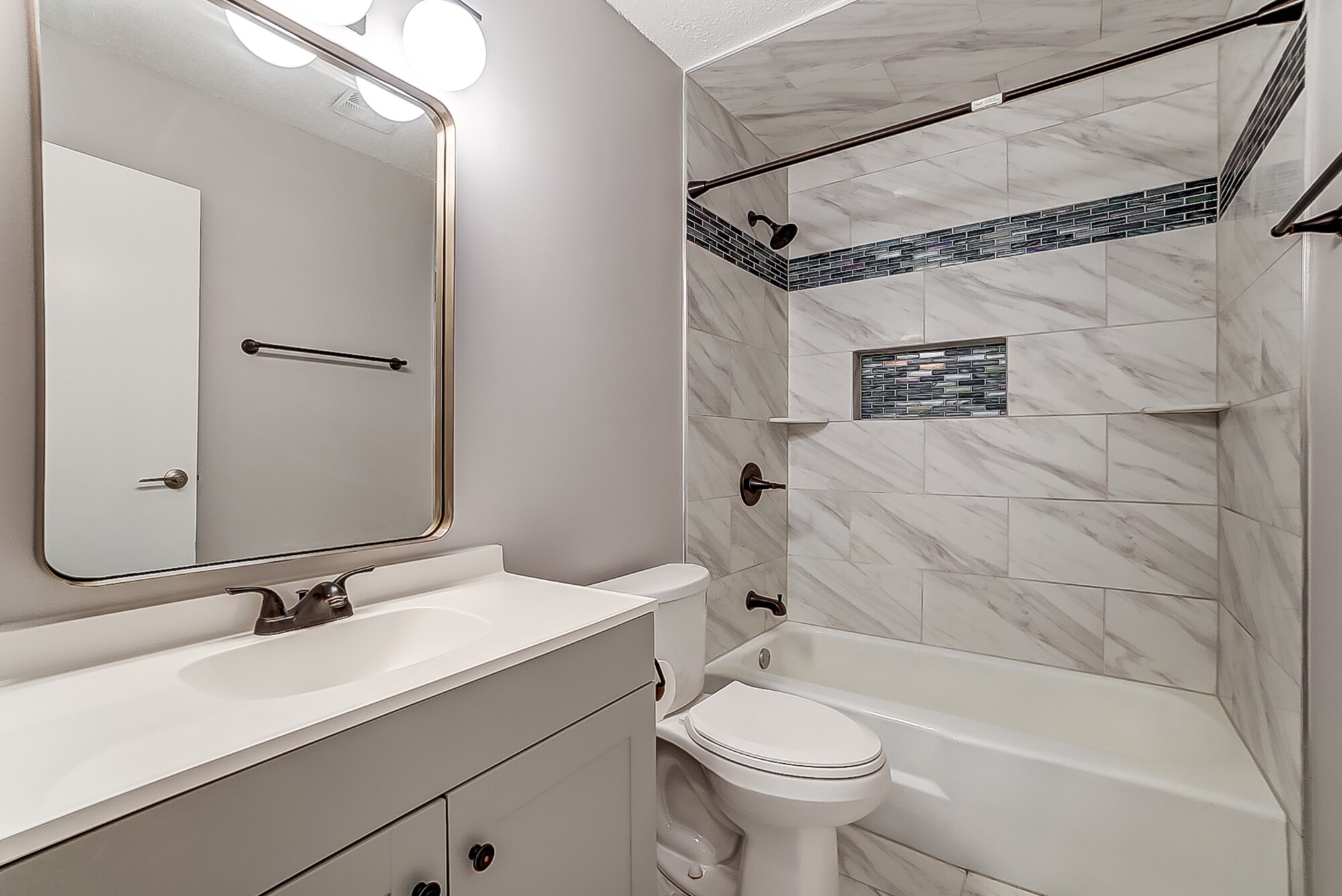 Building Photo - 2600 Park Rd