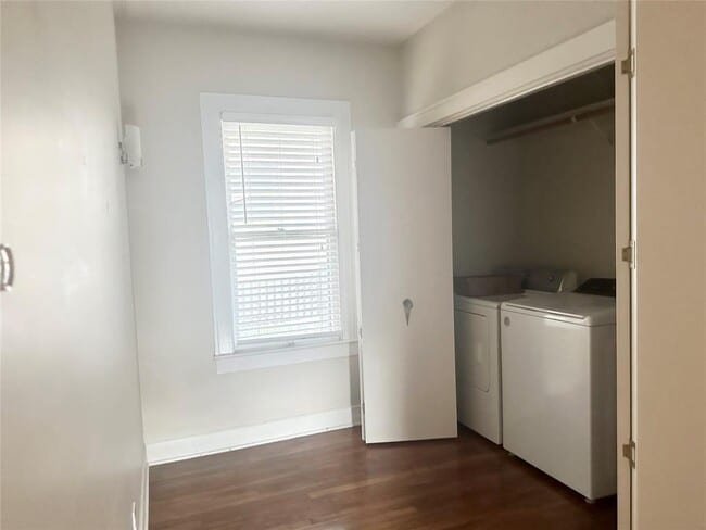 Building Photo - 312 Le Grande Ave