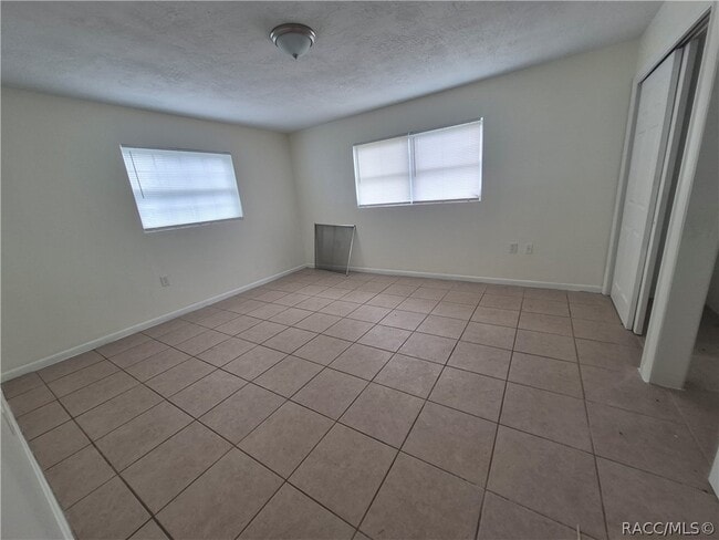 Building Photo - 16 N Osceola St
