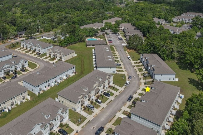 Building Photo - NEW LOW PRICE!!