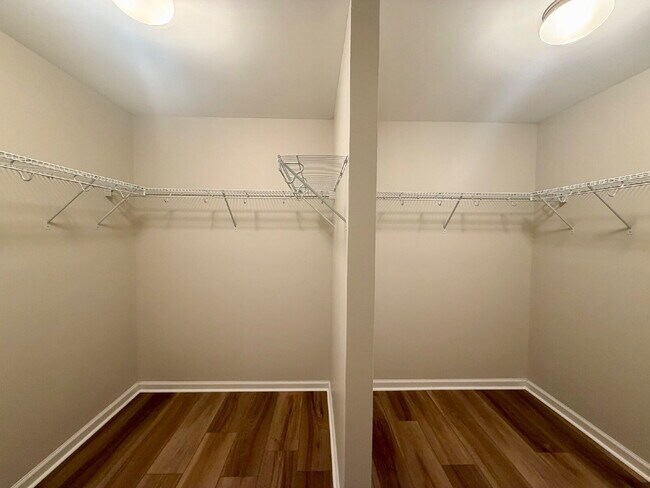 Building Photo - Heritage New Riverside Three Bedroom Home w. Fenced in Yard!