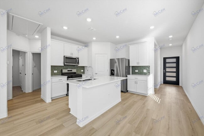 Building Photo - 713 Leavenworth Dr