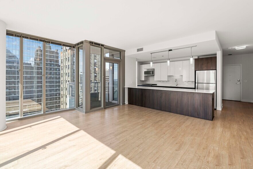 Building Photo - 221 N Garland Ct