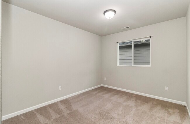 Building Photo - 10213 6th Pl SE