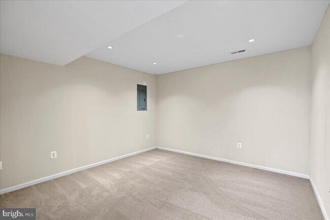 Building Photo - 14578 General Washington Dr