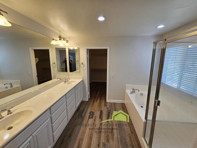 Building Photo - 359 Circulo Coronado