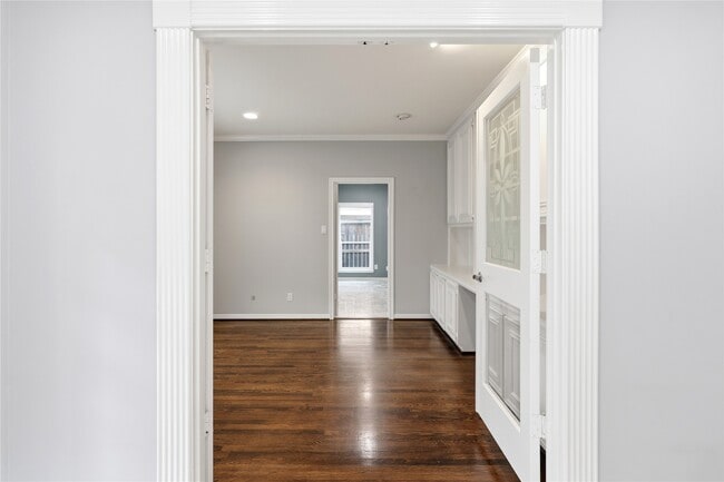 Building Photo - 11507 Del Monte Dr