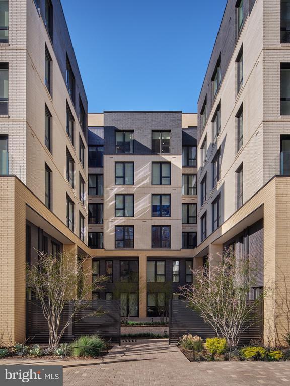 Building Photo - 1099 Germantown Ave