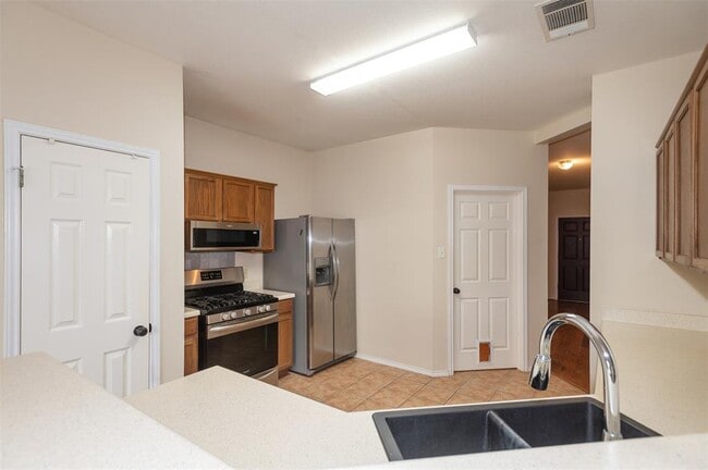 Building Photo - 170 Masonwood Dr