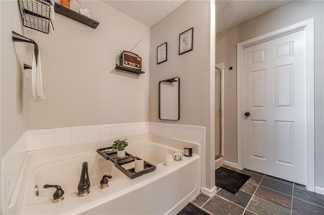 Building Photo - 6436 Portside Way