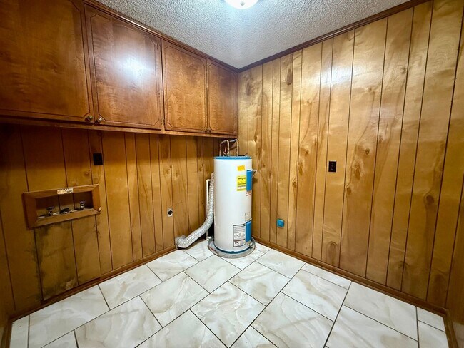 Building Photo - 4 Bedroom/1.5 Bathroom Home in Paragould AR - $1,275/month