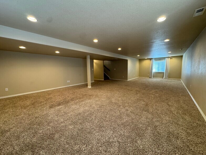 Building Photo - 977 Salmon Pond Way