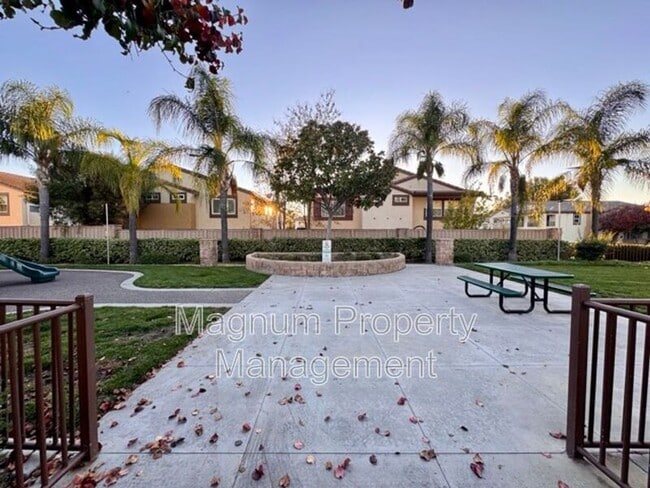 Building Photo - 41685 Woodridge Ave