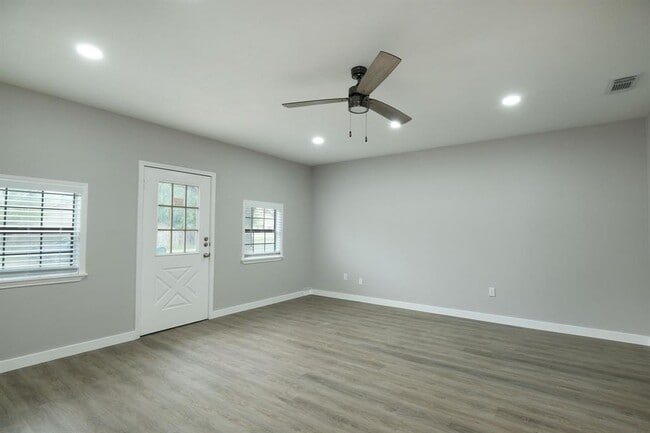 Building Photo - 1301 Black Cherry Dr