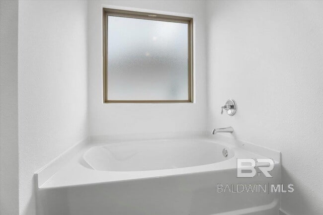 Building Photo - 10452 Winning Colors Trl