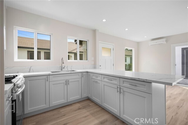 Building Photo - 417 Riverdale Dr