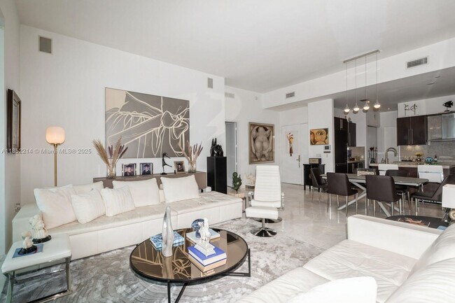 Building Photo - 900 Brickell Key Blvd