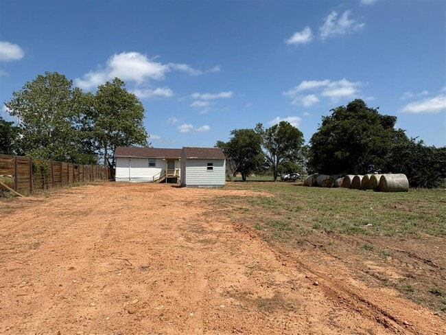 Building Photo - 127 Clearview Dr