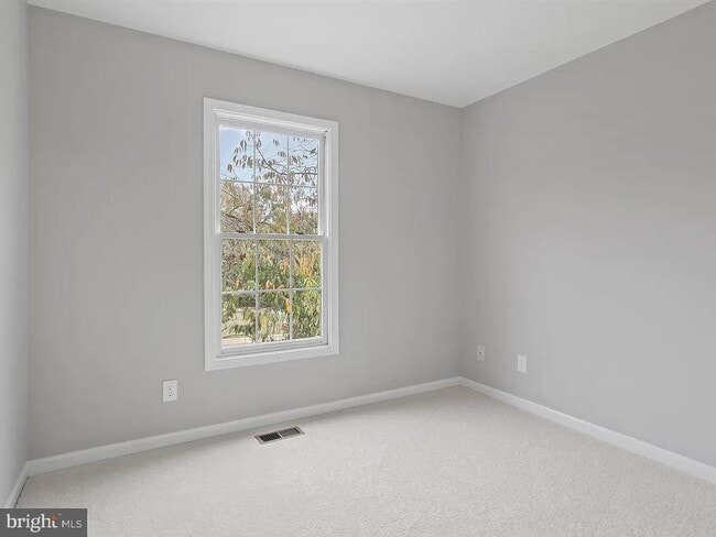 Building Photo - 43485 Plantation Terrace