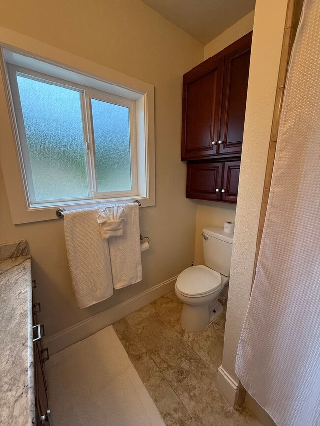 Building Photo - Stunning Bay View Retreat – Fully Furnished 2 Bed / 2 Bath Near Charleston