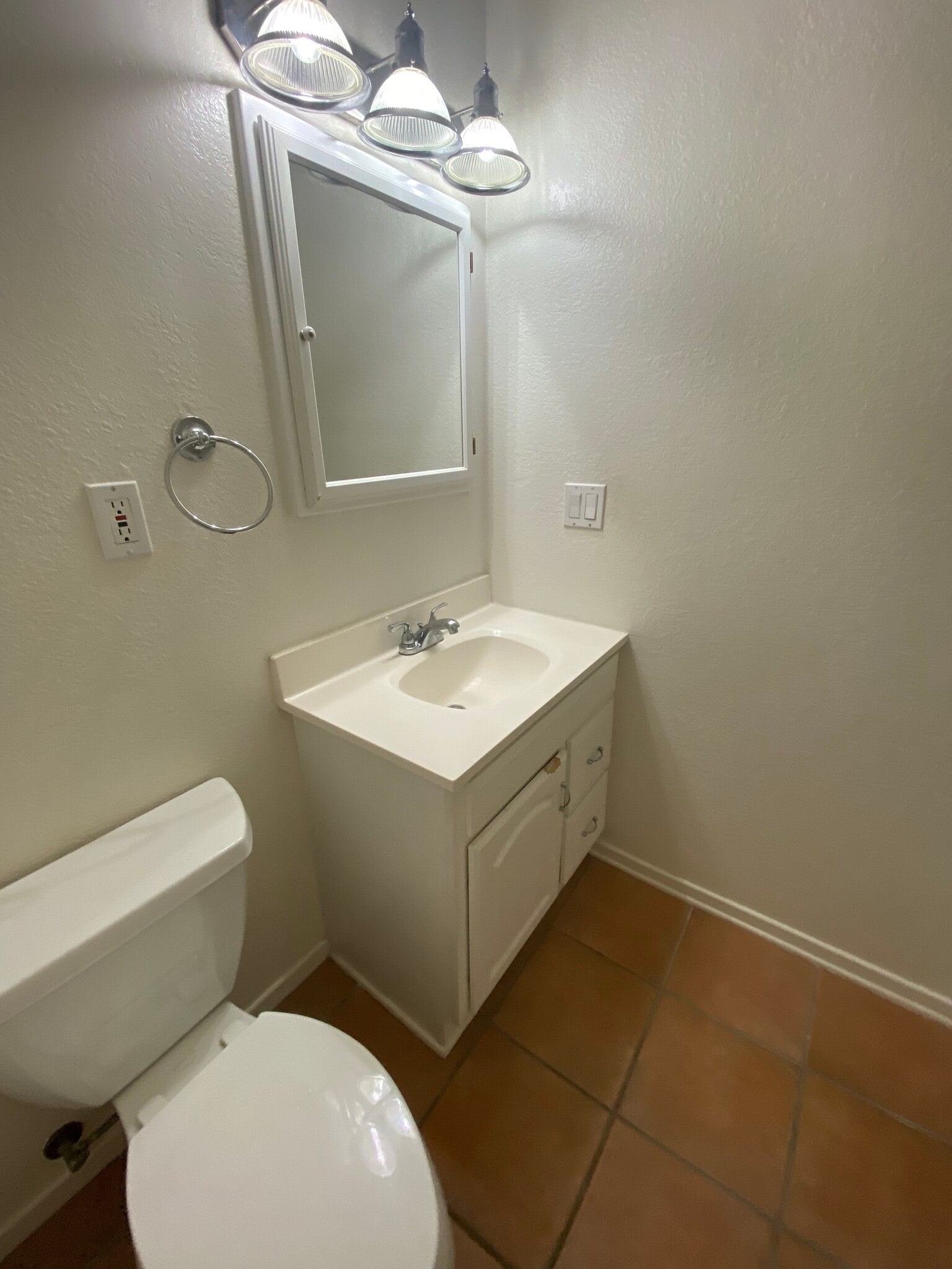 Building Photo - 430 Ribera Dr