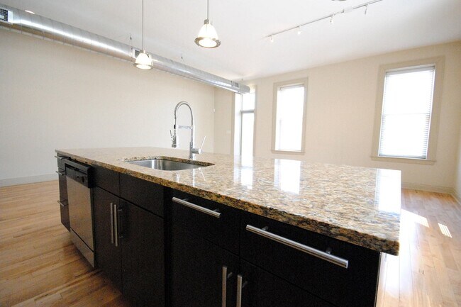 Interior Photo - 4701 McPherson
