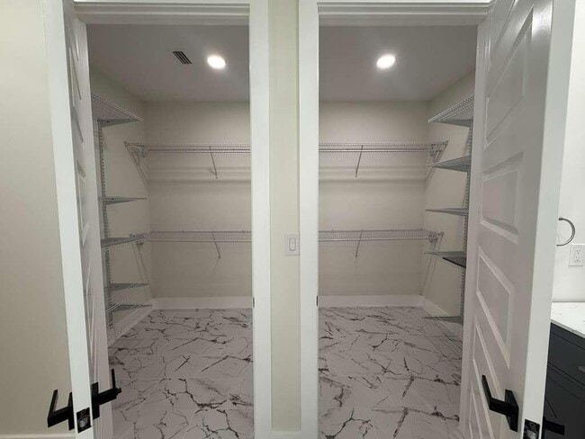 Building Photo - 361 County Line Rd