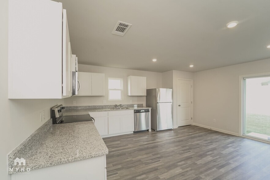 Building Photo - 639 Farmstead Trail