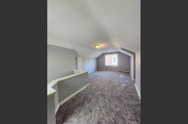 Building Photo - $1,350 - 3 Bed / 2 Bath House in Detroit