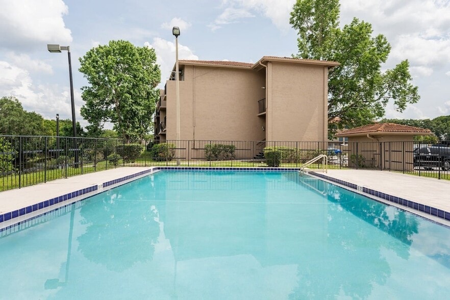 Building Photo - Waterview Crossing Apartments