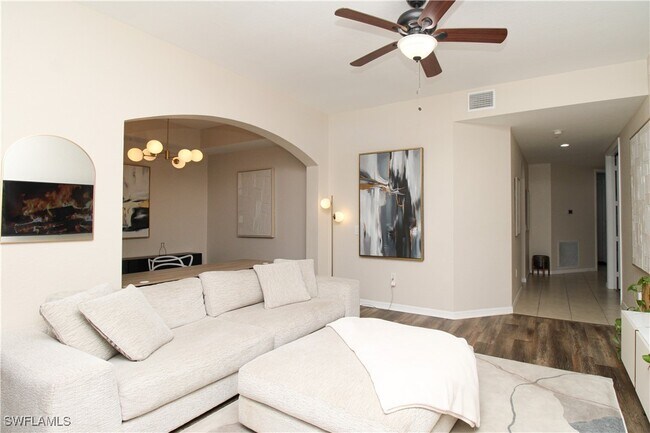 Building Photo - 1355 Mariposa Cir