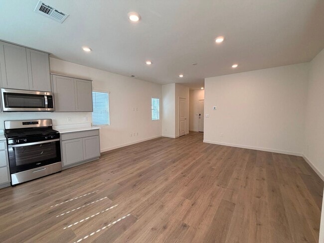 Building Photo - Beautiful home North Valleys, Centrally Lo...