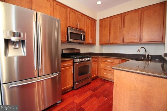 Building Photo - 6003 Ricketts Walk