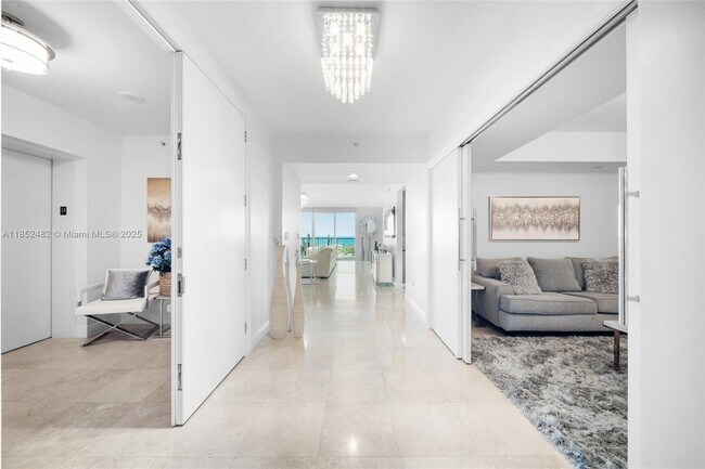 Building Photo - 20201 E Country Club Dr