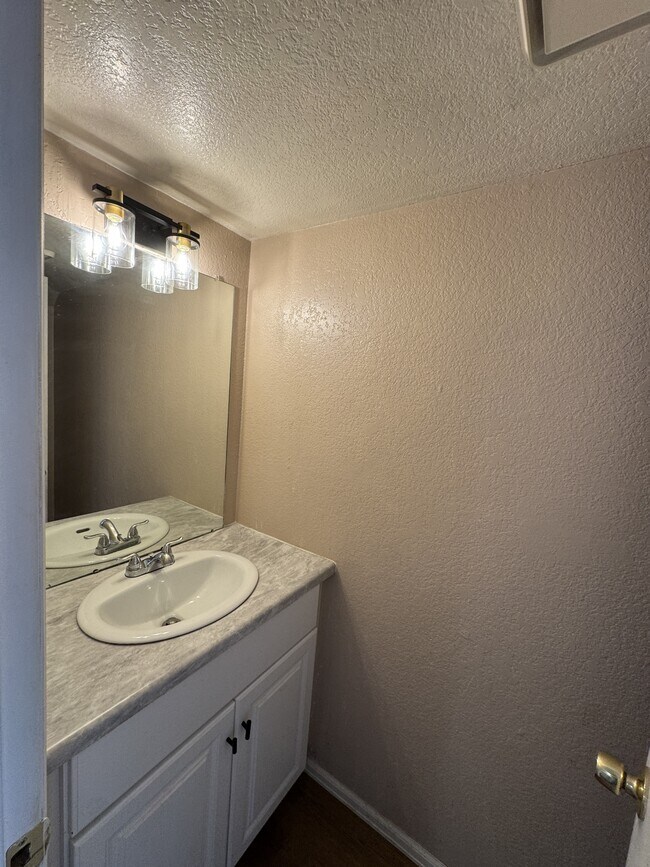 Building Photo - 2522 Knob Hill Ct