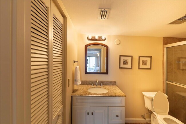 Building Photo - 696 Bird Bay Dr W