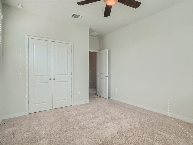 Building Photo - 1309 Showbox St