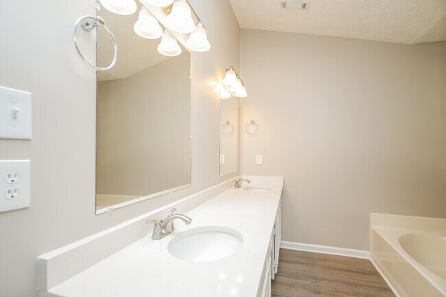 Building Photo - 3391 Lochness Ln