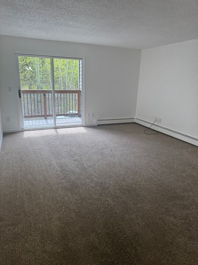 Building Photo - Spacious condo unit in East Anchorage