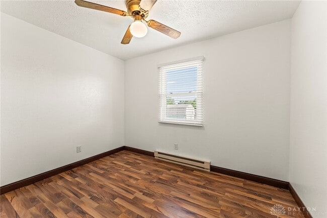 Building Photo - 10975 Comanche Dr